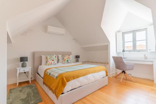 Upper Story 1BR AC and Workspace