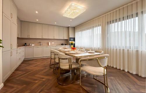 Cozy Apartment In Rovinj With House Sea View