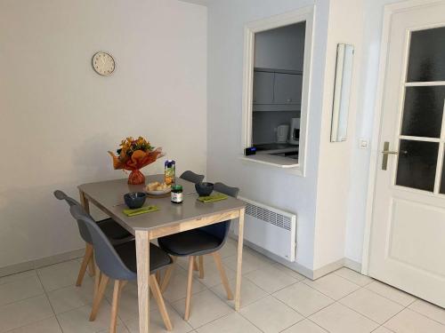 FS280-645 Appt studio cabine 4 personnes FREJUS