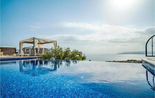 Amazing Home In Makarska With Sauna