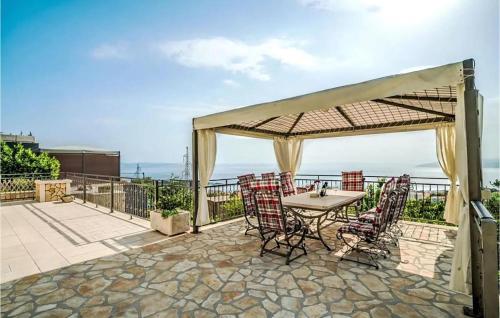 Amazing Home In Makarska With Sauna