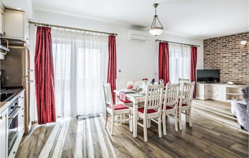 Amazing Home In Makarska With Sauna