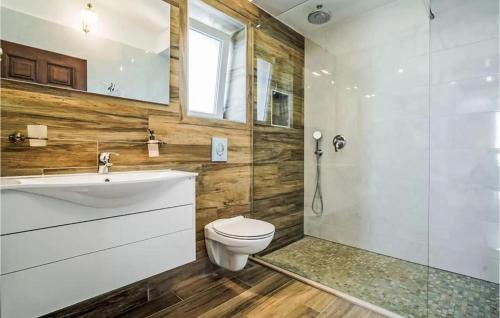 Amazing Home In Makarska With Sauna