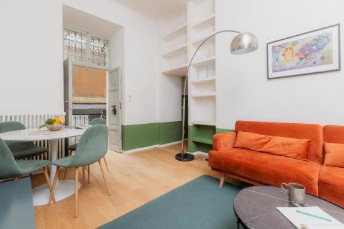 Piazza Cavour Zen Garden-ZEN36