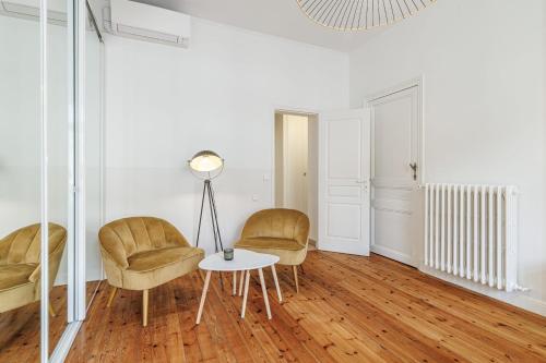 Elegant and Spacious 2 Bedroom in Menton Center