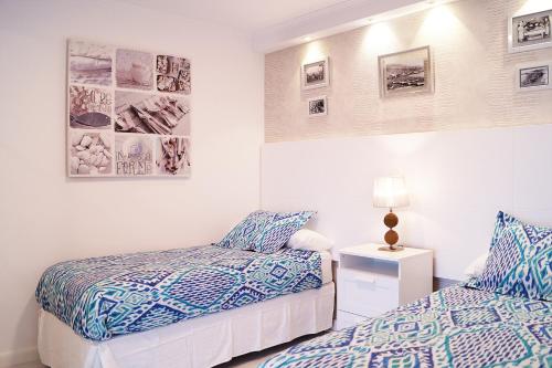 Comfortable 2 BR Terrace Apartment Beach & Center 4 Guests
