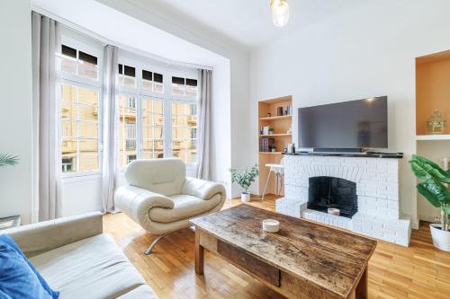 Elegant and Spacious 2 Bedroom in Menton Center