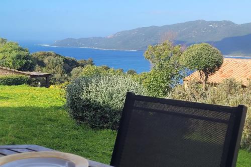 Mini villa vue mer et wifi dans petite résidence avec piscine chauffée