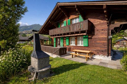 Cozy traditional Chalet, Stunning Mountain Views
