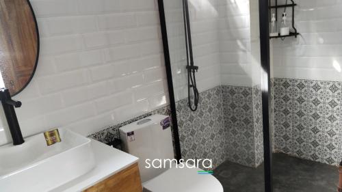 Et badeværelse på Samsara Villas