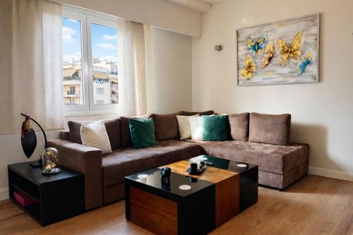 Athens Retreat - 2BD Apt Near Transport by MPS