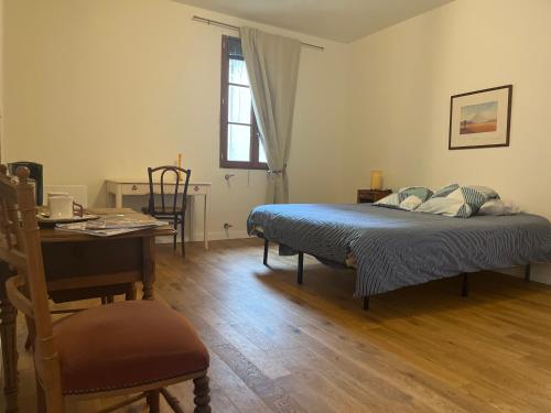 Le Dorat Bright & Quiet