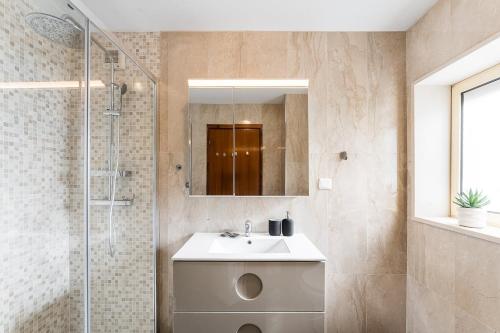 GuestReady - Charming duplex with twin terraces