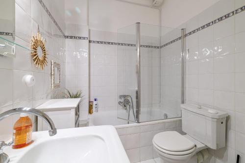 Elegant and Spacious 2 Bedroom in Menton Center