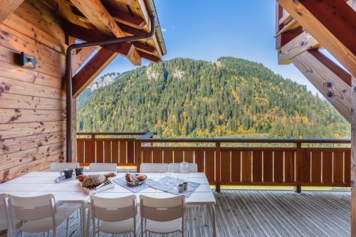 Chalet Etringa A12 - BO Immobilier - Reduced prices on ski passes Châtel & Portes du Soleil