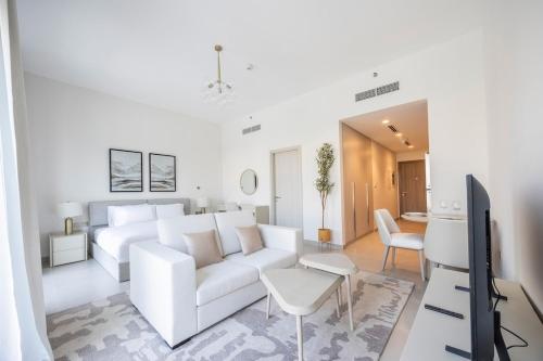 Yas Golf Studio Near Theme Parks