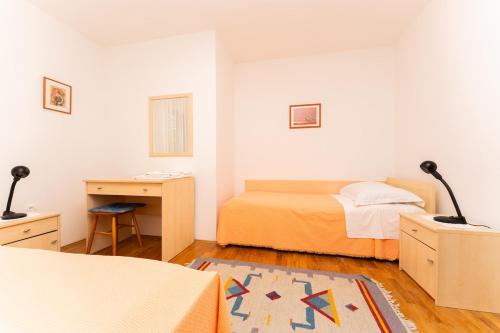 Apartment in Rabac with 2BDR close Maslinica beach, 06