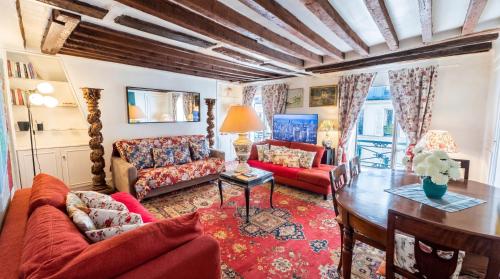 Spacious Apartment in Montparnasse