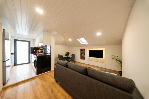 Lira's Loft - New Modern Loft In Calheta - Madeira