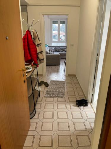 a room with a hallway with a floor with a hallwayngth at Melis Apartment in Como