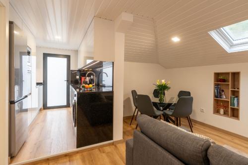 Lira's Loft - New Modern Loft In Calheta - Madeira