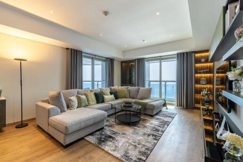 Airstay - Iconic Skyline Views Escape - 87th Floor - Monthly Offer Available!