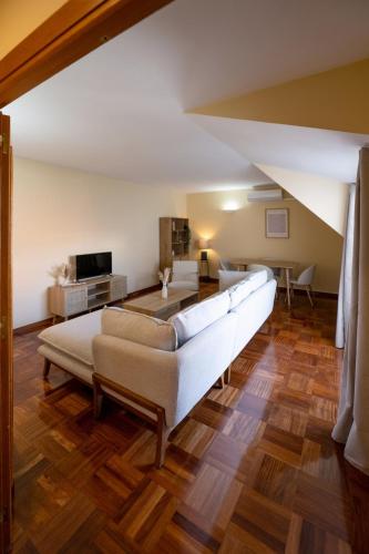 Amazing penthouse with newly renovated terrace 2B