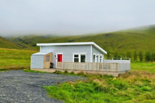 Seljanlandsfoss Cabin