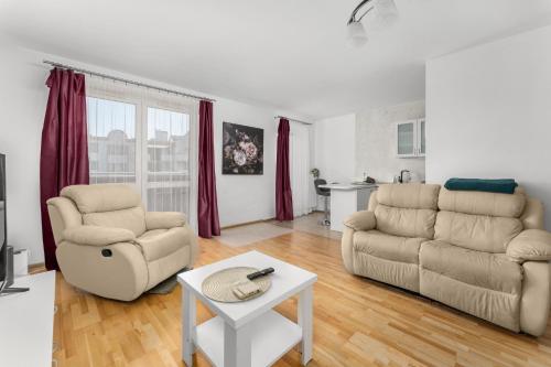 Halszki Homely Apartment by BookingHost