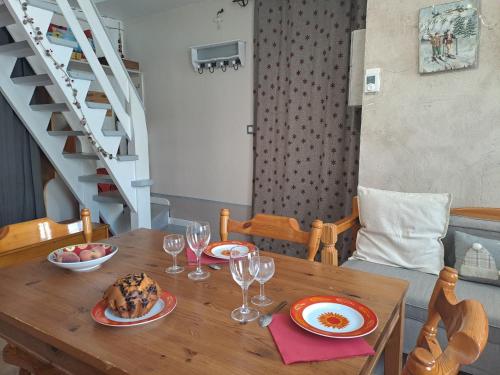 Duplex cosy - charme et confort à 100 mètres des thermes et des sentiers