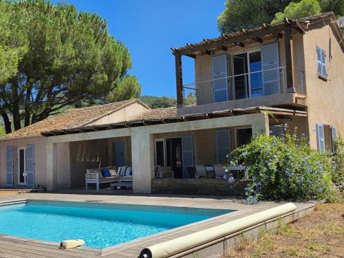 Casa Flora avec piscine à 300m de la mer