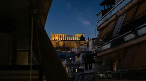 Neos - Acropolis View