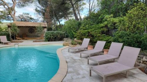 Villa confortable avec jardin à Rognes – 200 m²