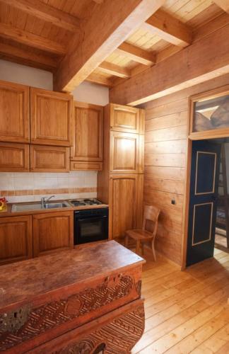 Apartment with fireplace near the Vauban City