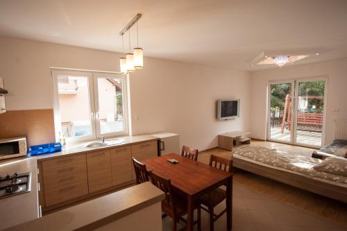 Dapur atau dapur kecil di Apartamenty Biskupice