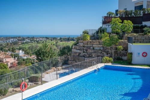 Paradisiacal 3 BDRM Apt with Sea Views, Gym & Spa