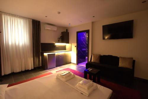 Deluxe Suite 212 - Castle De Paris