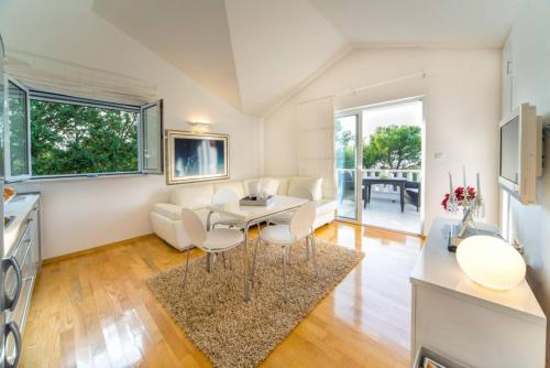 Luxury Villa Primosten Oasis by the beach with pool