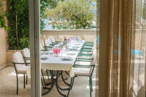 Luxury beachfront Villa Casa Mare with heated pool near Supetar - Brač