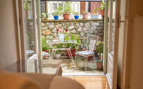 Casa di Toula - Authentic 50s Apartment