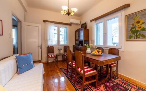 Casa di Toula - Authentic 50s Apartment