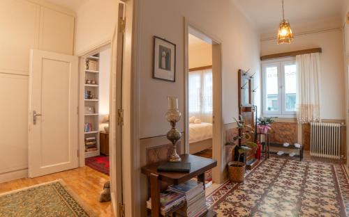 Casa di Toula - Authentic 50s Apartment