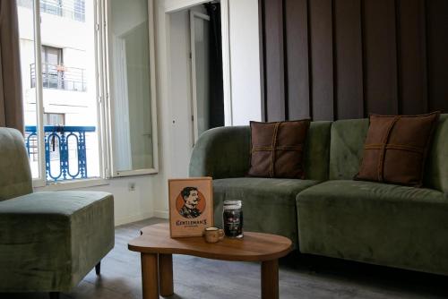 Chocolat Paris, Cozy apartment