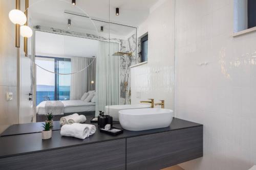 Luxury Villa Sea Idea with private pool & jacuzzi on Čiovo near Trogir