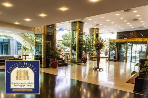 Lobbyen eller receptionen på Hotel Conte