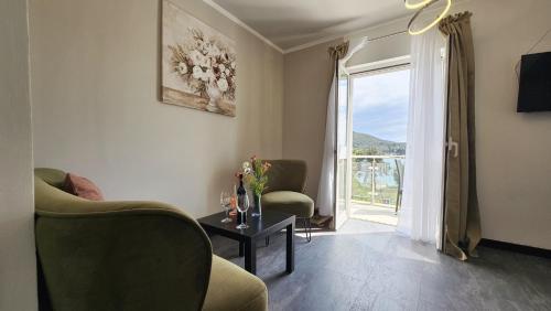 TEO's Apartments & Rooms