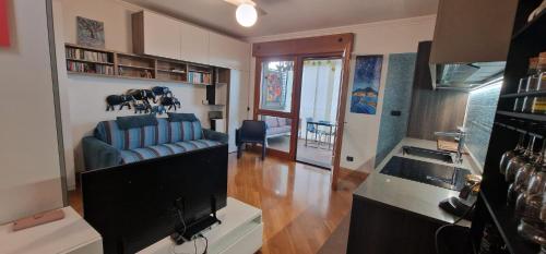 Accogliente monolocale zona Eur-Roma