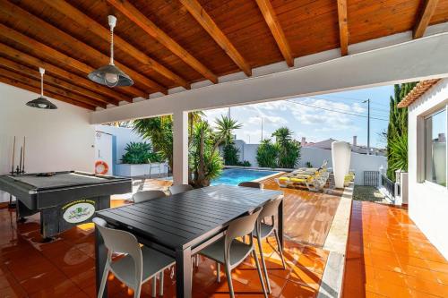 Villa Yuka - Pool and Oura Beach