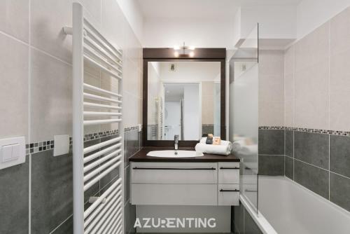 Azurenting - T3 Cœur d'Antibes - Clim