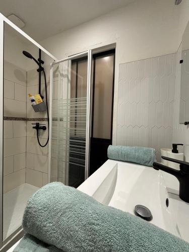 Spacious studio on the edge of the historic center
